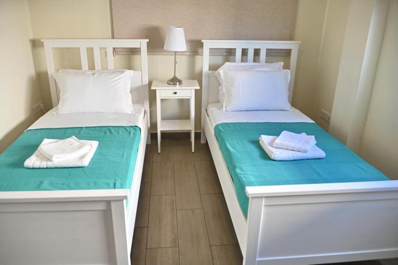 Edessis Beach House Лимасол Экстерьер фото
