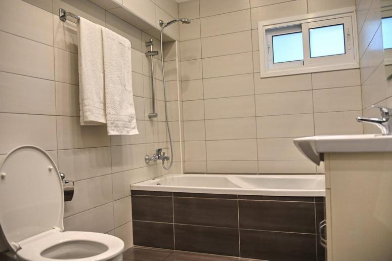 Edessis Beach House Лимасол Экстерьер фото